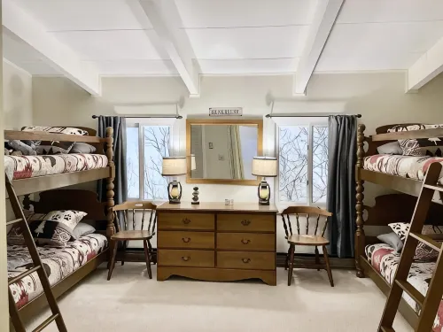 Location off Stratton Mt Rd! Spacious Pet & Family Friendly Townhouse: 5 BR/3BA - バルコニー