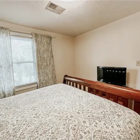 Loft-e-Lagoon -No Cleaning fee-Grated community-2 minute to the beach