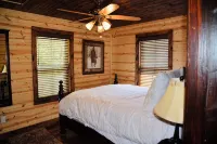 Charming cottage with pond in Heart of New River Gorge - Boutique