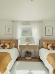 Bungalow on Bunker- Hike/Bike In/out —Home nestled in Great Seal State Park - 4-Star