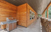 30 Min to Jackson Hole • Alpine Retreat • Hot Tub • Sleeps 12 - Chalets