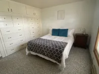 Roomy, 3 bed room house on the South side of town! - 3-Star