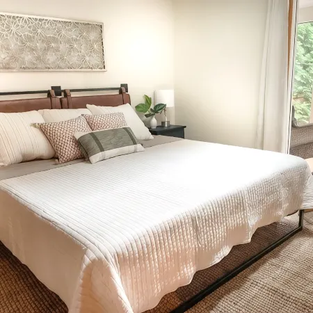 Cozy Cottage Near Saratoga Springs with Covered Hot Tub