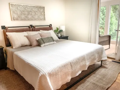 Cozy Cottage Near Saratoga Springs with Covered Hot Tub - Wifi
