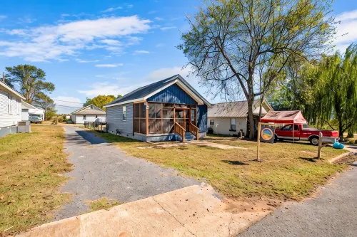 New Guntersville lake cottage - walking distance to lake and minutes to downtown - 3성급