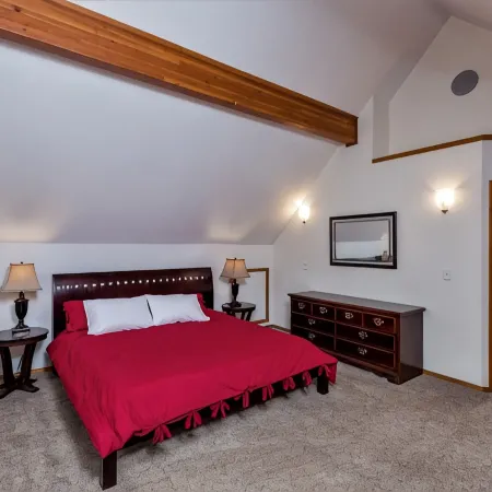 Spacious rental for 6 in lovely home with gorgeous views, minutes from resort