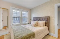 The ARLO - Walk to Brewery and Restaurants - 3-Star