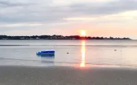 Renovated Milford Beach home by Charles Island/Silver Sands Pk - 2-Sterne