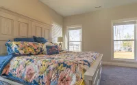 4 Bedroom 2 Bathroom Lake House Sleeps 10 on Lake Guntersville - 3-Star