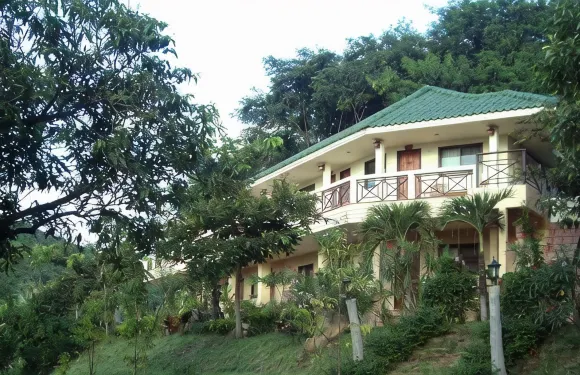班應考度假村