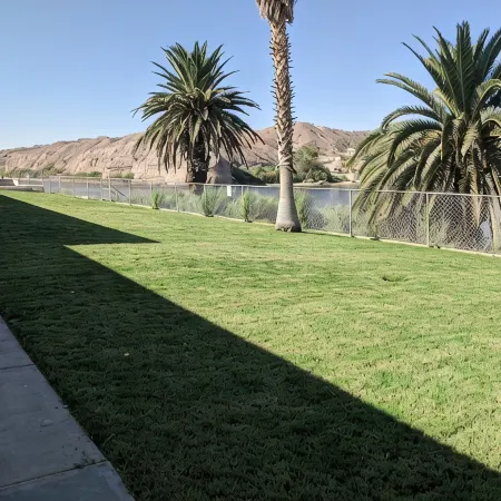Riverfront Paradise! Sleeps 7