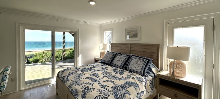 Oceanfront 8 bedroom/sleeps 20 with large gathering and outdoor areas Hotels in Emerald Isle