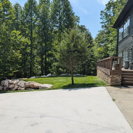 Spacious and Serene Smoky Mountain Retreat- the Perfect Launch for the Dragon!