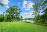 Tejas Waterfront Apartment on Lake Sam Rayburn - 3-Star