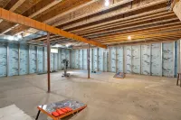 Open Concept /Spacious/ Private /Modern /Hardwoods - Wifi