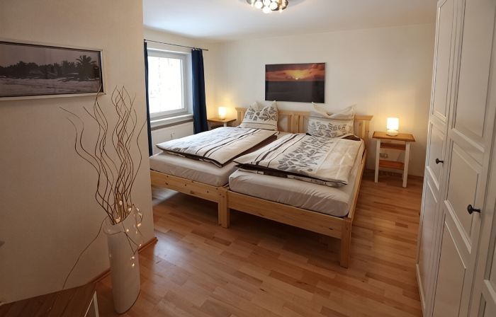 Nice, lovingly completely renovated apartment right below the Karwendel.