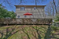 Cozy Pocono Chalet - Chalets