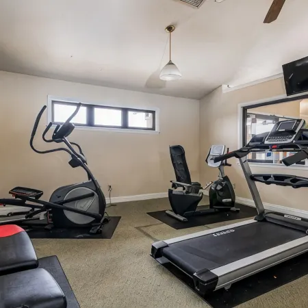 GORGEOUS 3-BEDROOM LUXURY CONDO/HEART OF BRANSON/INDOOR POOL/SPACIOUS/NO-STEPS!