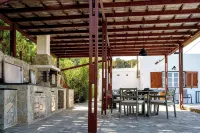 Villa With Private Pool And Stunning Sea Views - Villas