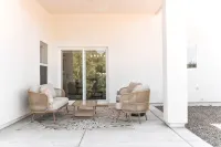 Newly Built Home with Mountain Views perfect for your next Desert Escape - Mountain view