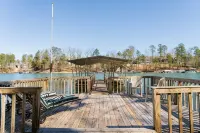 Perfect Summer Get Away! Charming 4 Bedroom Lake Front Home. - 3-Sterne