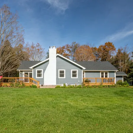 River & Golf Mountain Retreat