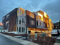 The Mountain View Penthouse in the Heart of Downtown White Salmon, Loft 18 - Boutique