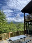 Stunning  Mountain Views From Cabin With Hot Tub & Covered Porch! - Feriehus