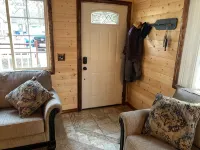 Top Rated Cabin Fenced Backyard with AC - 2 ดาว