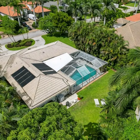 Modern, Luxurious Villa in Park Shore w/Private Beach Access & Heated Pool