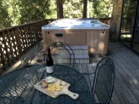 Storybook Chalet inside Yosemite National Park - Hytter