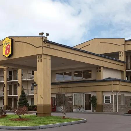 Super 8 by Wyndham Kingsport