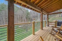Husky Hideaway - Mountain views, Pet-friendly, Wi-Fi, and King Bed. - 3성급