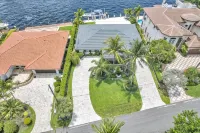Waterfront Pool Home 77ft Intracoastal Views  Private Pool  Sleeps 10 - 4-Sterne