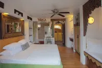 Secret Garden Inn - 3-Star