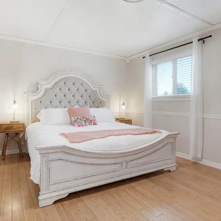 Newly Renovated-Spacious-20min to Den& Boulder-HotTub/Game Room/Basketball Court