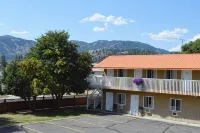 Western Traveller Motel - parking