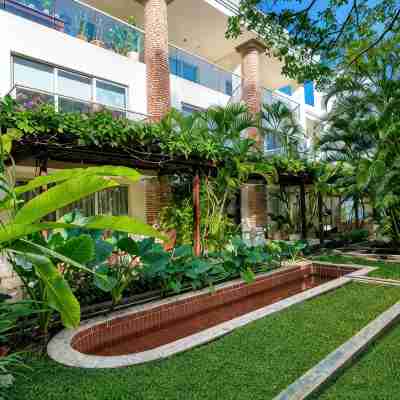 Walled City 2BR | Private Patio + Rooftop Pools Hotel Exterior