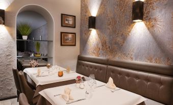 Logis Hotel-Restaurant Dimmer - Housity