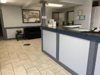 Super 8 by Wyndham Bloomington