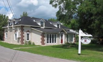 Hastings House Bed & Breakfast - Housity