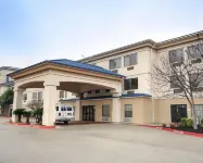 Quality Inn & Suites Airport Hotels near Austin–Bergstrom International Airport