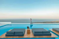 Oyster Luxury Suites - Infinity Pools