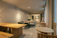 Uma Suites Pau Claris