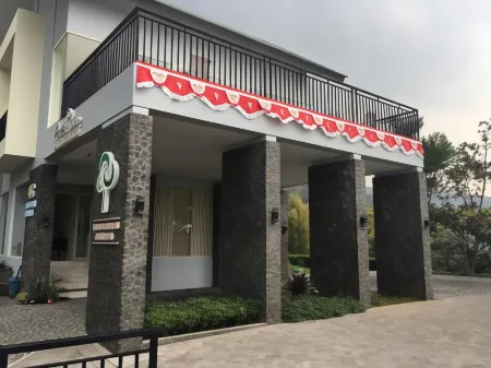 Arainn Bed & Breakfast Tretes Prigen by ecommerceloka