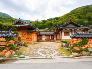 Danyang Full of Happiness Hanok Pension