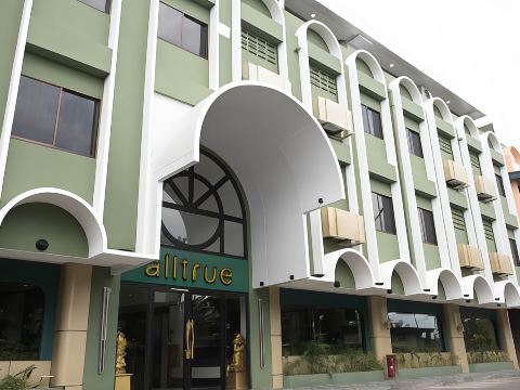 올트루 호텔 빈탄 - 탄중피낭