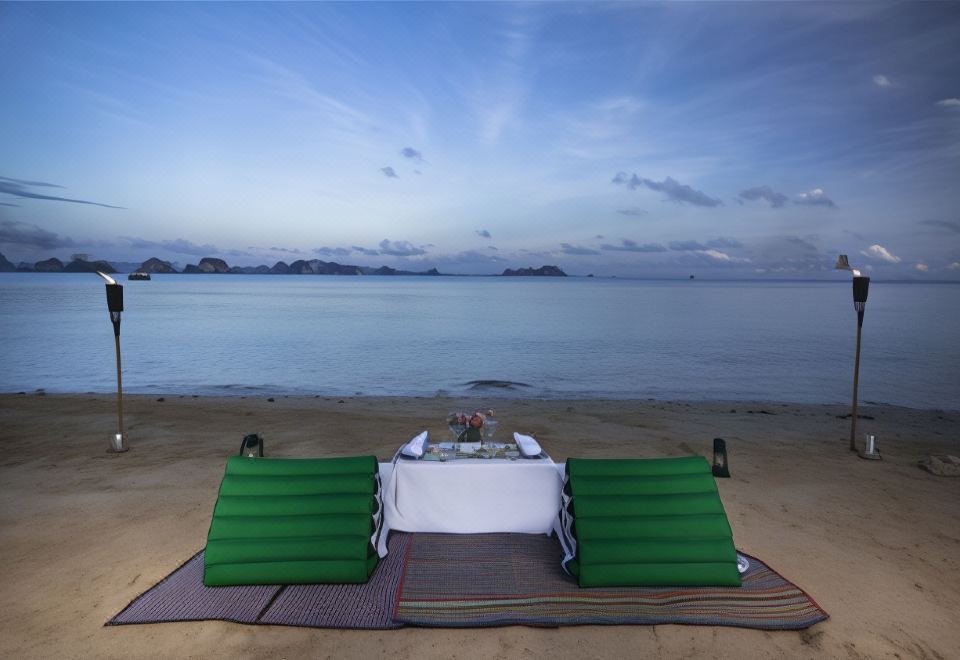 코야오 아일랜드 리조트의 전통적인 태국식 빌라 전경