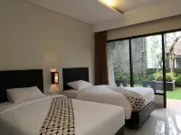 Ommaya Hotel & Resort Hotel dekat NGRANGUTAN CENTRUM