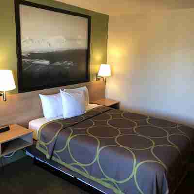 Super 8 by Wyndham Bend Rooms